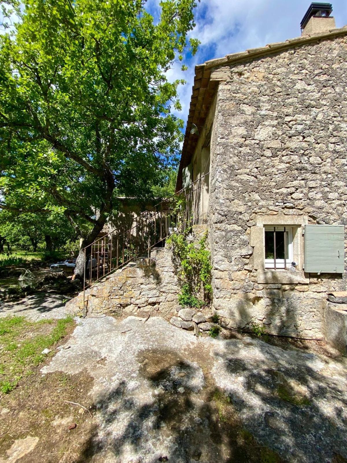 La Bastide Des Chenes Lacoste Villa Lacoste  Exterior photo