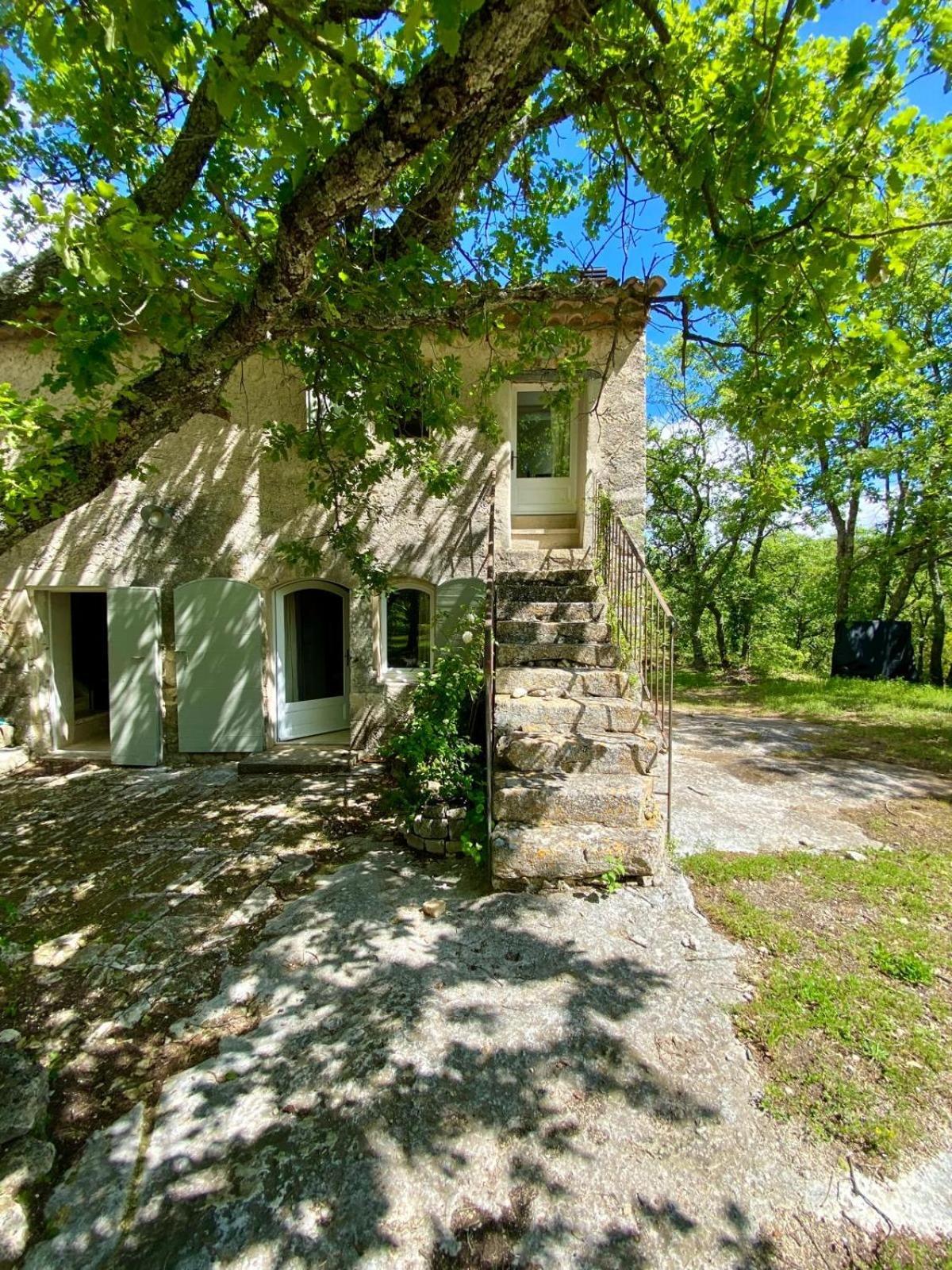 La Bastide Des Chenes Lacoste Villa Lacoste  Exterior photo